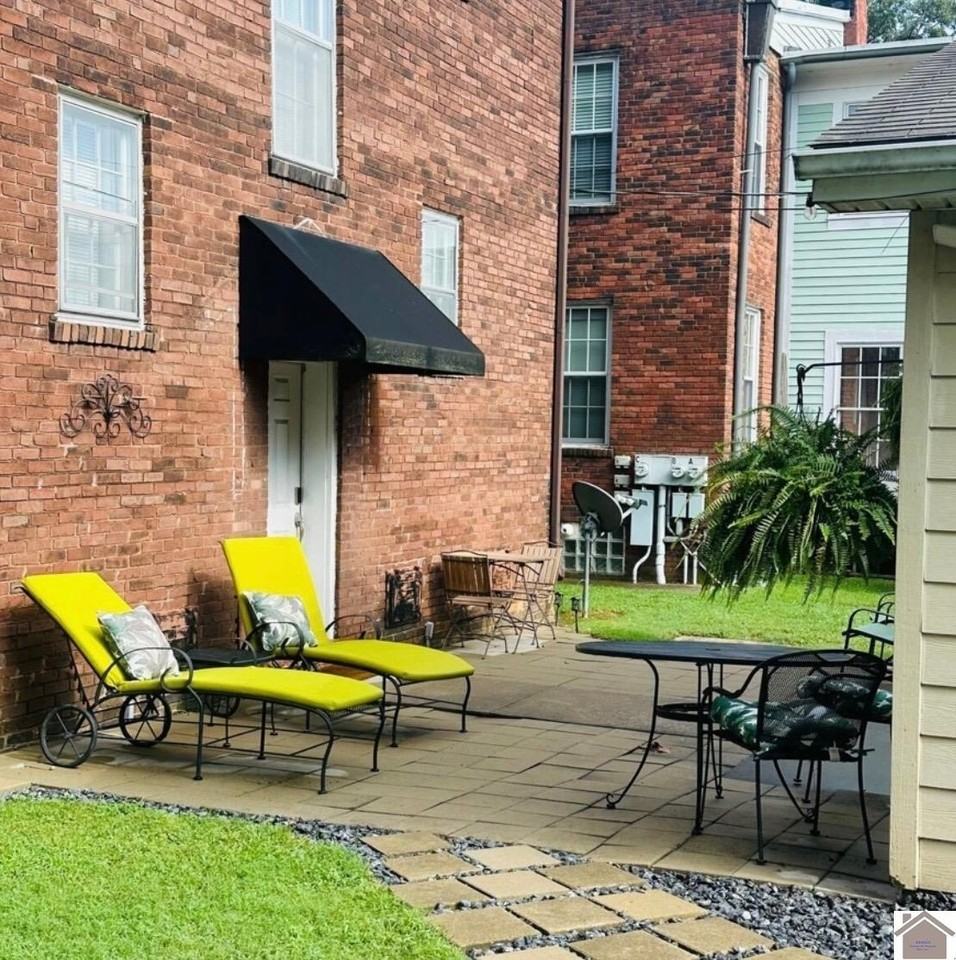 415 N 6th St - Photo 2 of 20