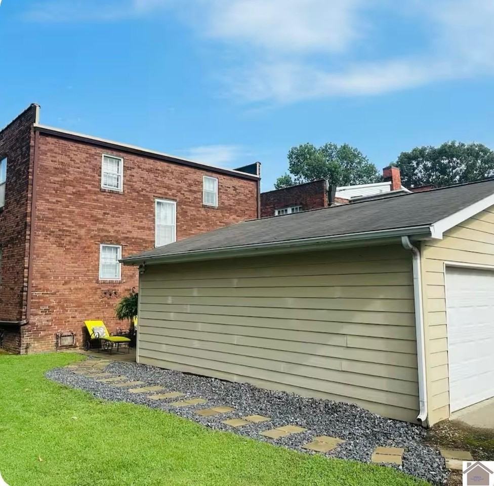 415 N 6th St - Photo 3 of 20