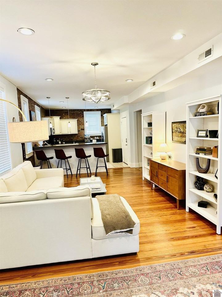 415 N 6th St - Photo 6 of 20