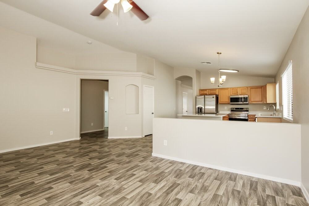 12417 W Mandalay Ln - Photo 5 of 16