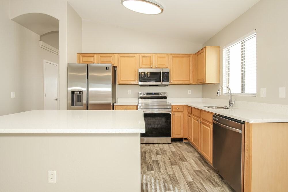 12417 W Mandalay Ln - Photo 7 of 16