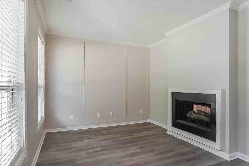 209 Chamberlyn Ln - Photo 4 of 17