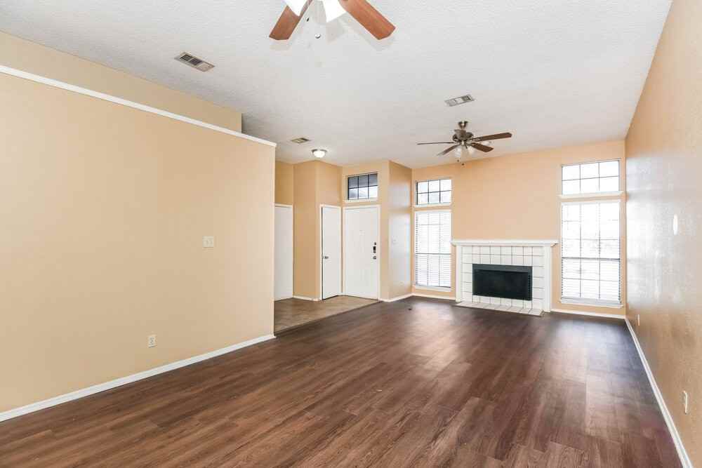 2521 Galemeadow Dr - Photo 3 of 20