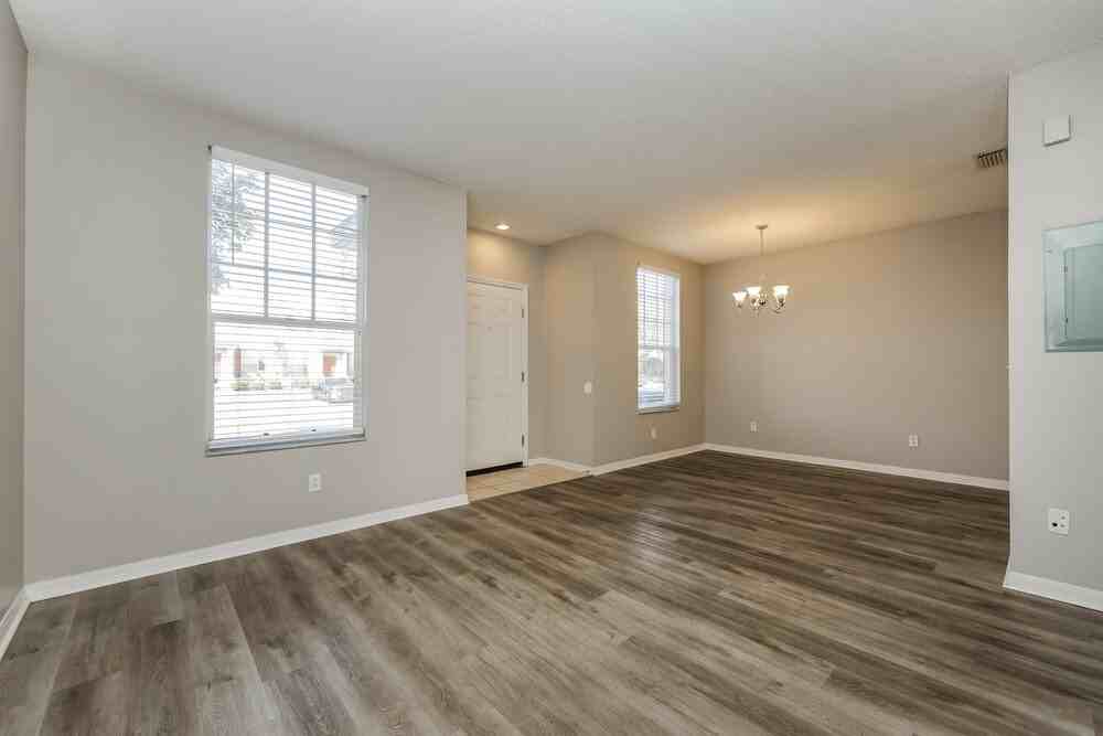 30138 Wellesley Way - Photo 4 of 17