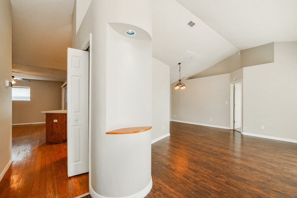 4803 Jeanette Ct - Photo 5 of 16