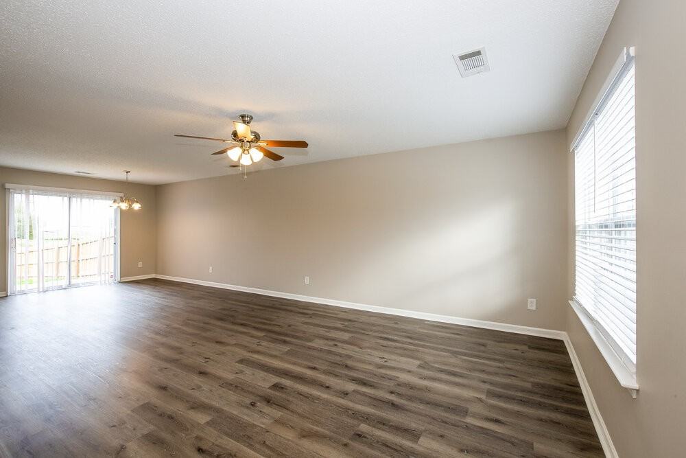 913 River Trail Rd - Photo 4 of 17