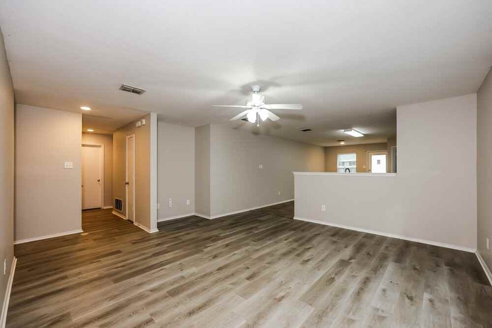 1304 Castle Ridge Rd - Photo 4 of 16