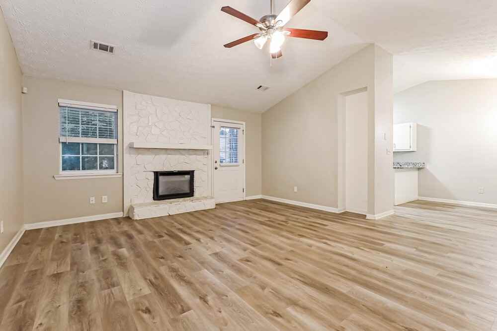 9185 Sunset Dr - Photo 3 of 16