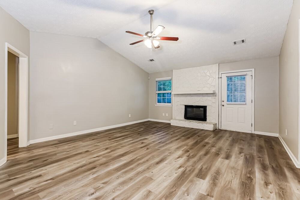 9185 Sunset Dr - Photo 4 of 16