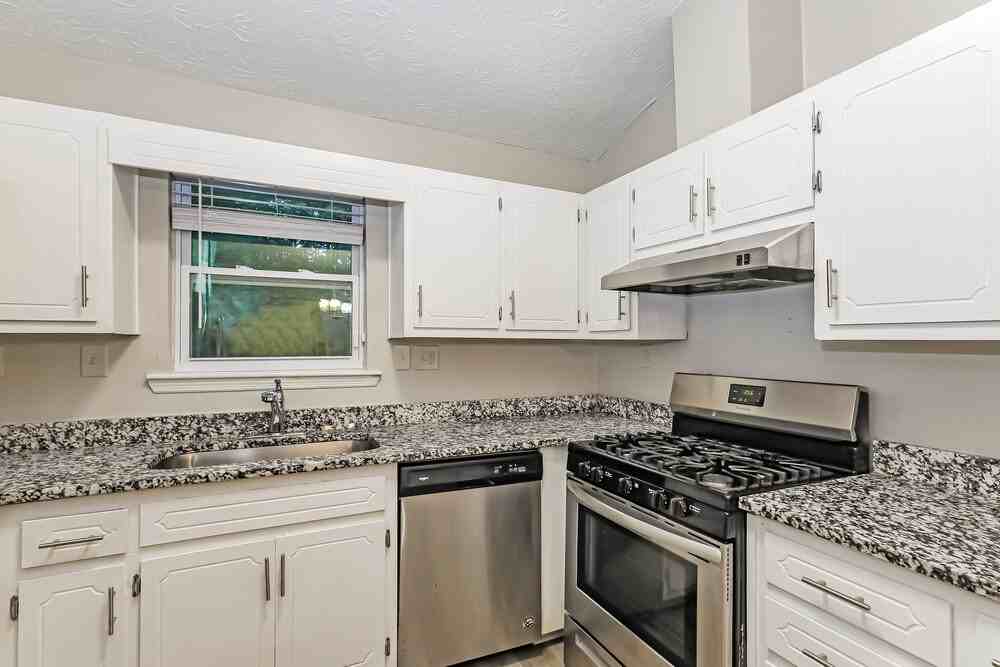 9185 Sunset Dr - Photo 7 of 16