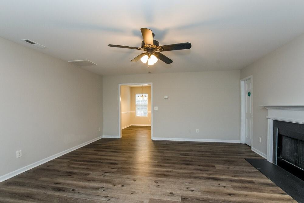 1558 Kindred Cir Nw - Photo 5 of 17