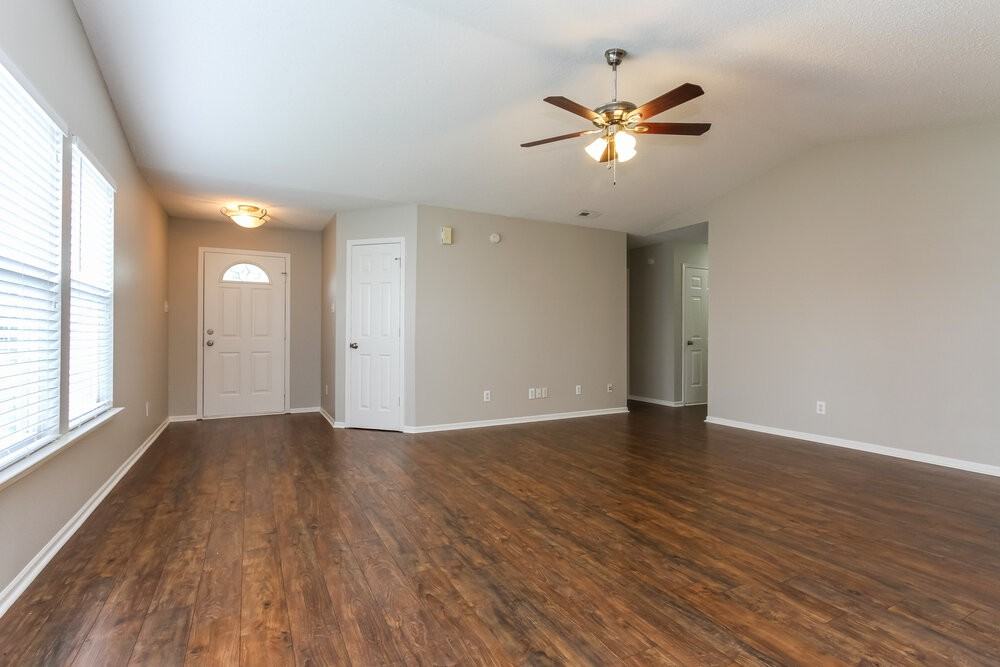 6906 W Dover Pl - Photo 4 of 15