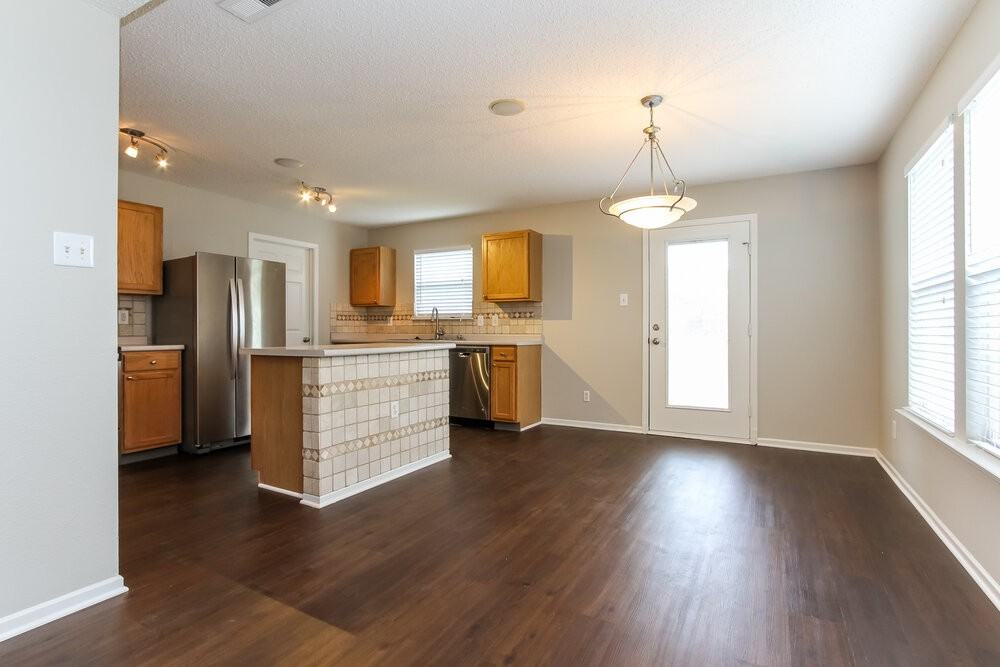 6906 W Dover Pl - Photo 5 of 15