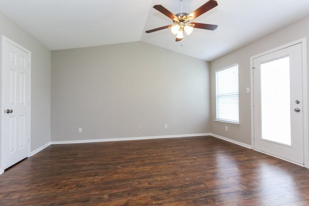 6906 W Dover Pl - Photo 7 of 15