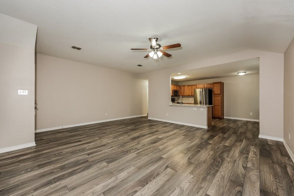 1159 Whispering Mdws - Photo 3 of 16