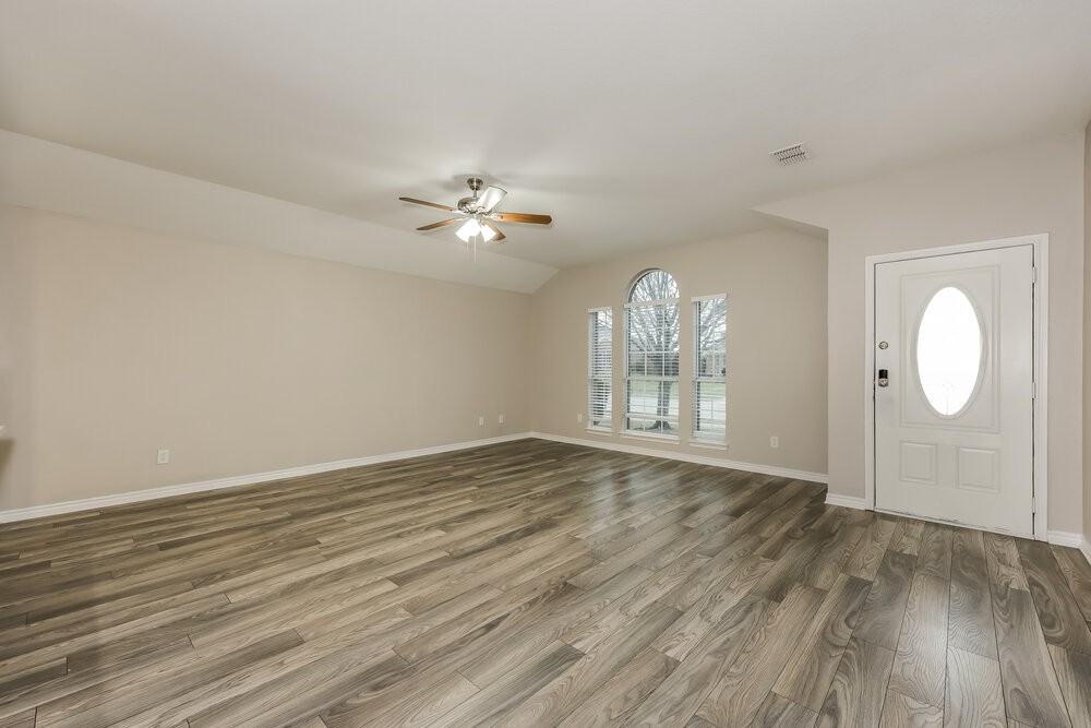 1159 Whispering Mdws - Photo 5 of 16