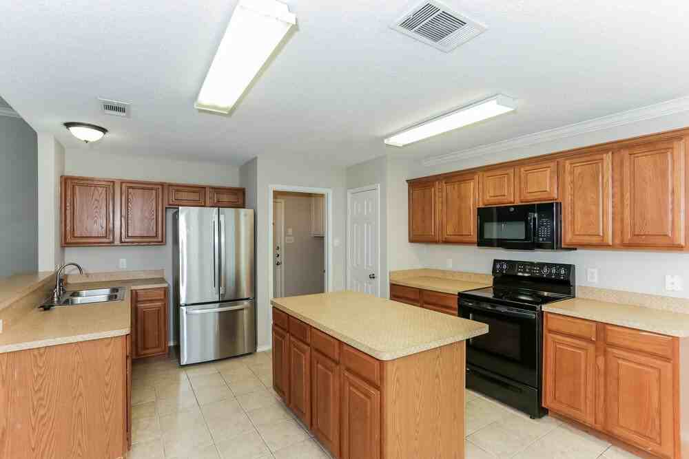 125 Adams Dr - Photo 6 of 16