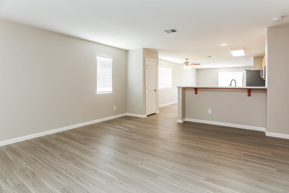 7905 Odysseus Ave - Photo 3 of 16