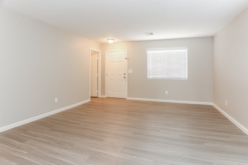 7905 Odysseus Ave - Photo 4 of 16