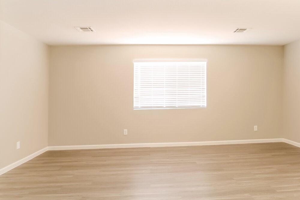 7905 Odysseus Ave - Photo 7 of 16