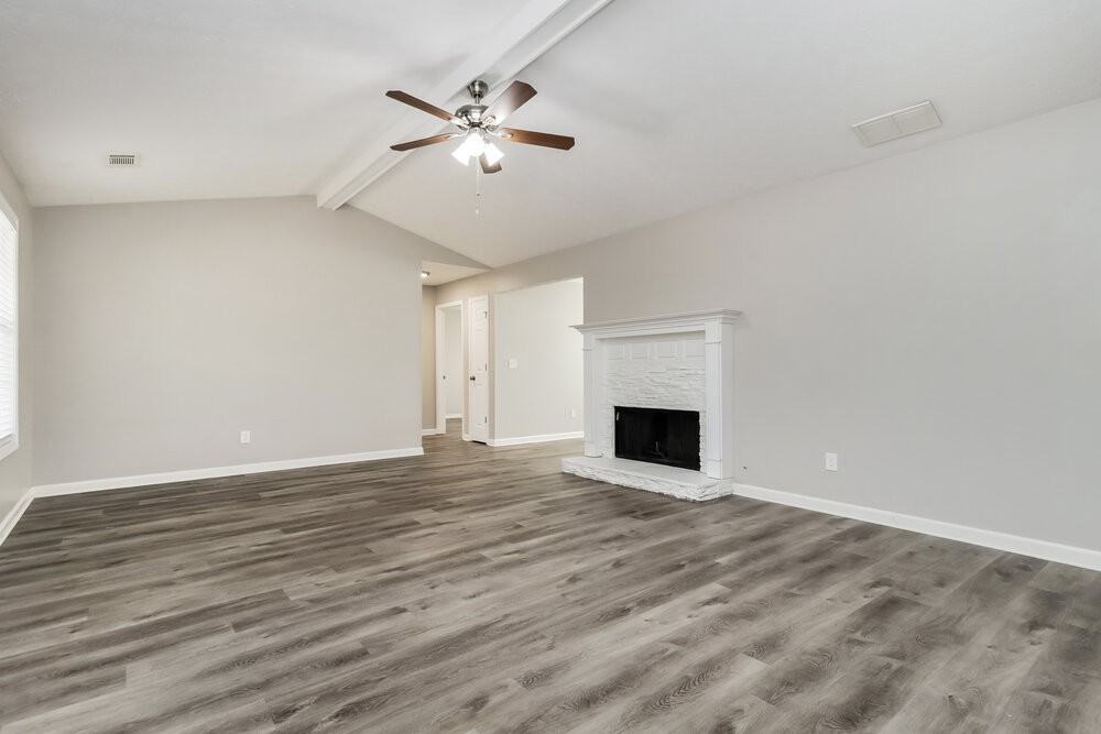 335 Cattlemans Cir - Photo 4 of 16