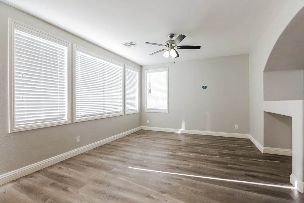 1857 Bayhurst Ave - Photo 5 of 17