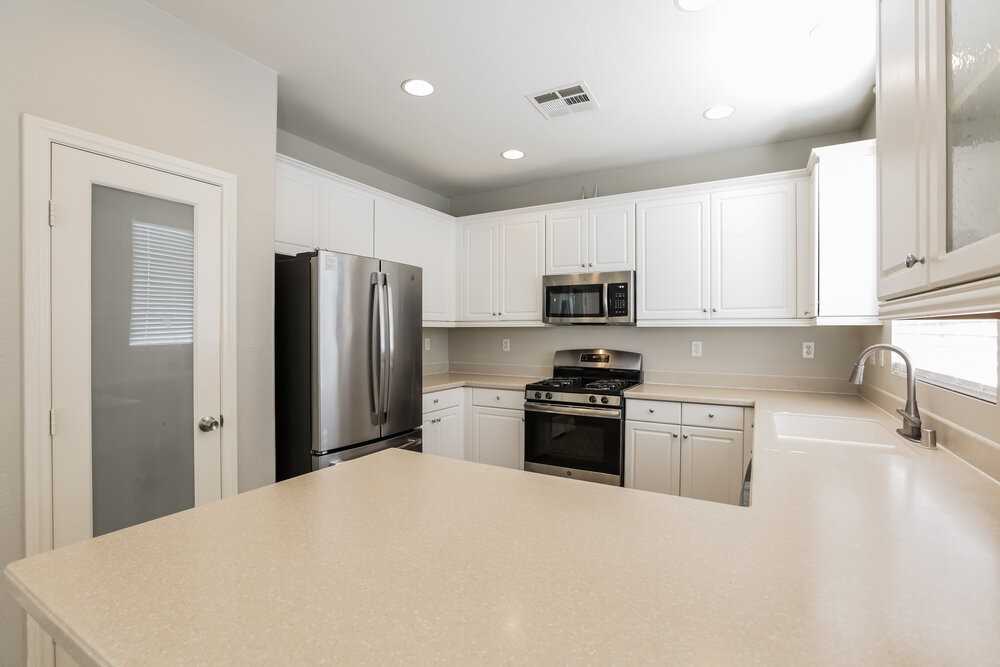 1857 Bayhurst Ave - Photo 7 of 17