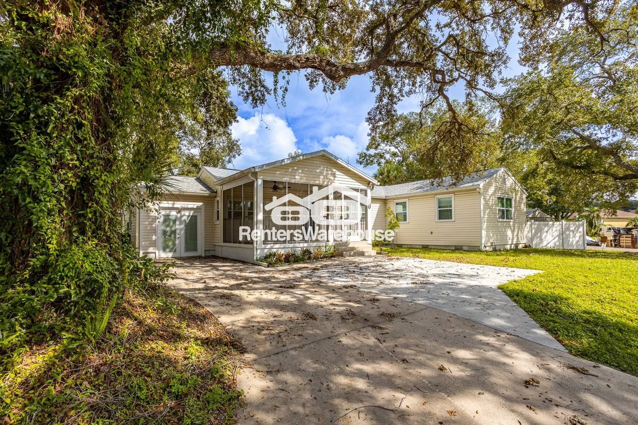 1499 W River Shore Way - Photo 3 of 39