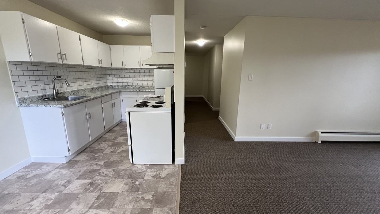 Delta West - Photo 5 of 12