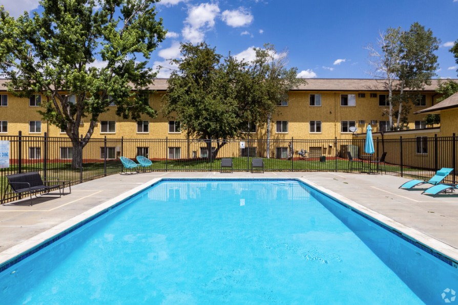 919 South Peoria Street - Photo 2 of 6