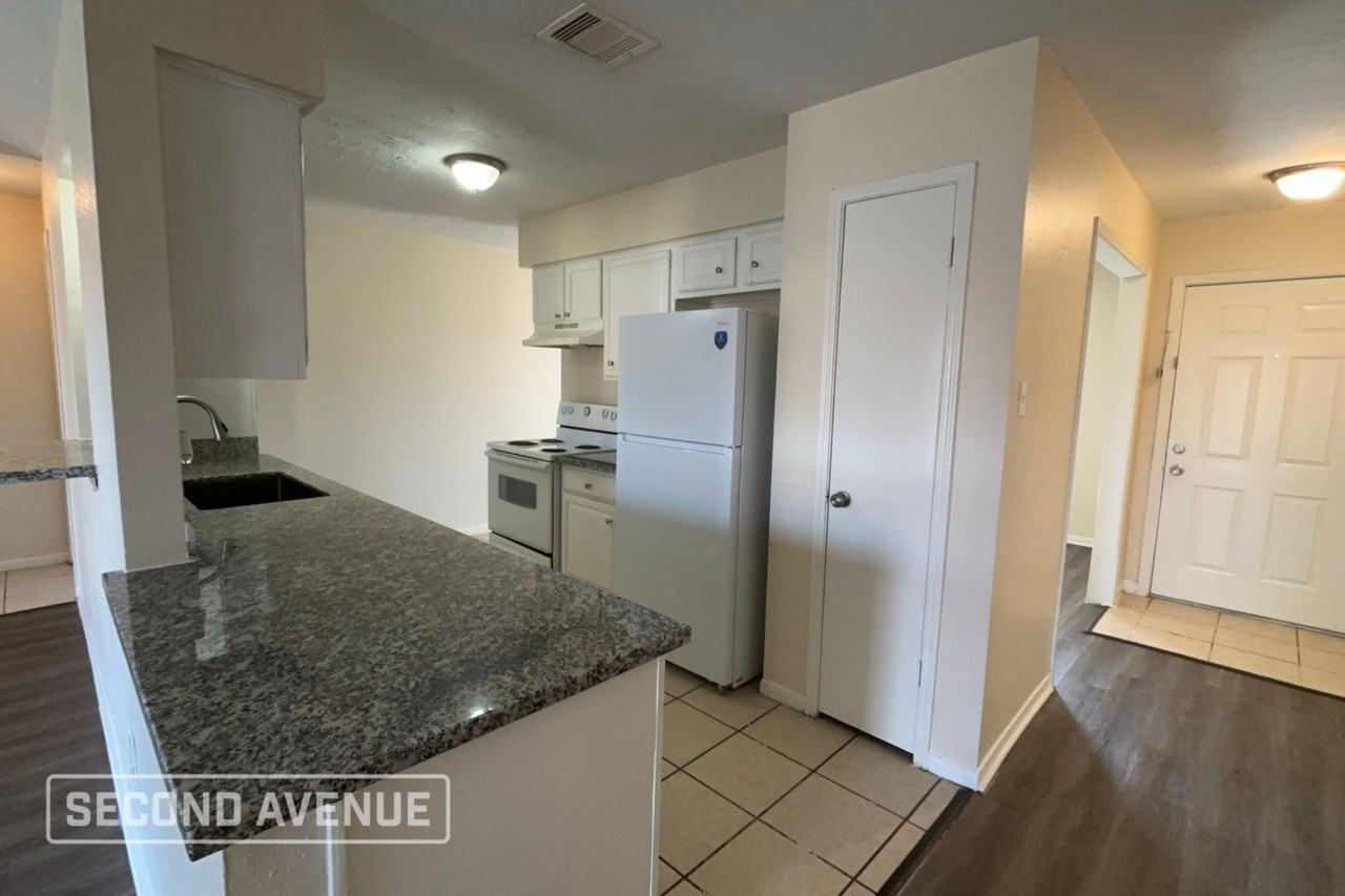 7706 Waterchase Dr - Photo 6 of 20