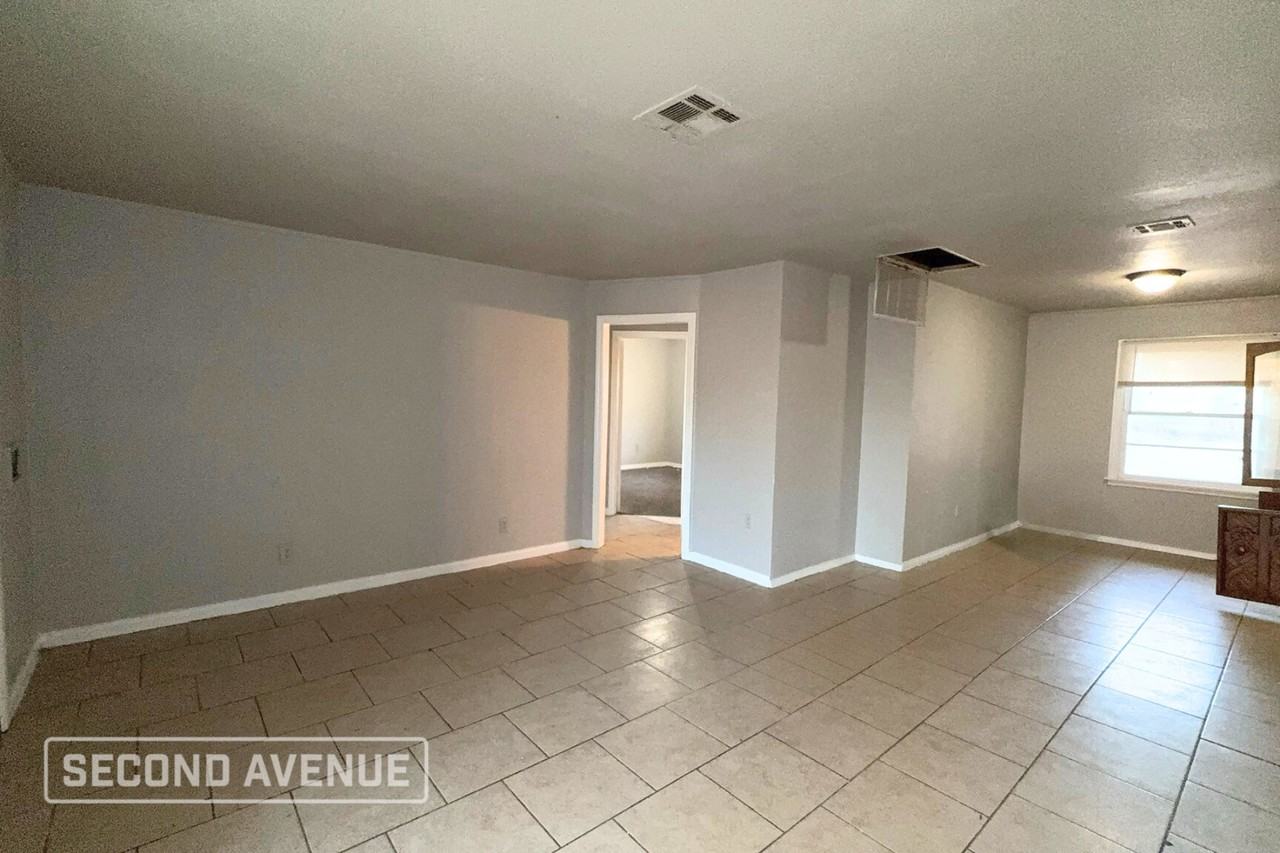 1920 Ne 29th St - Photo 2 of 14