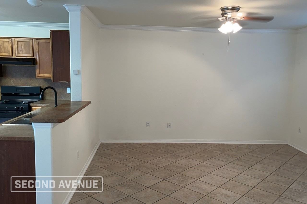 2201 Encino Dr - Photo 3 of 15