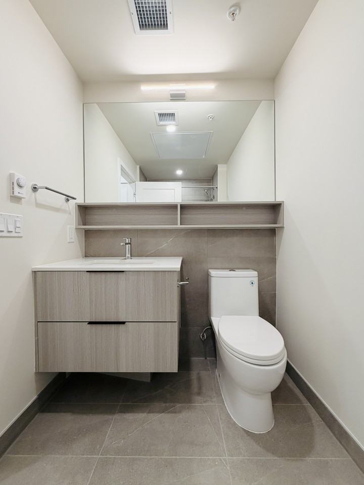 5398 207 Street #2 Bed - Photo 5 of 18