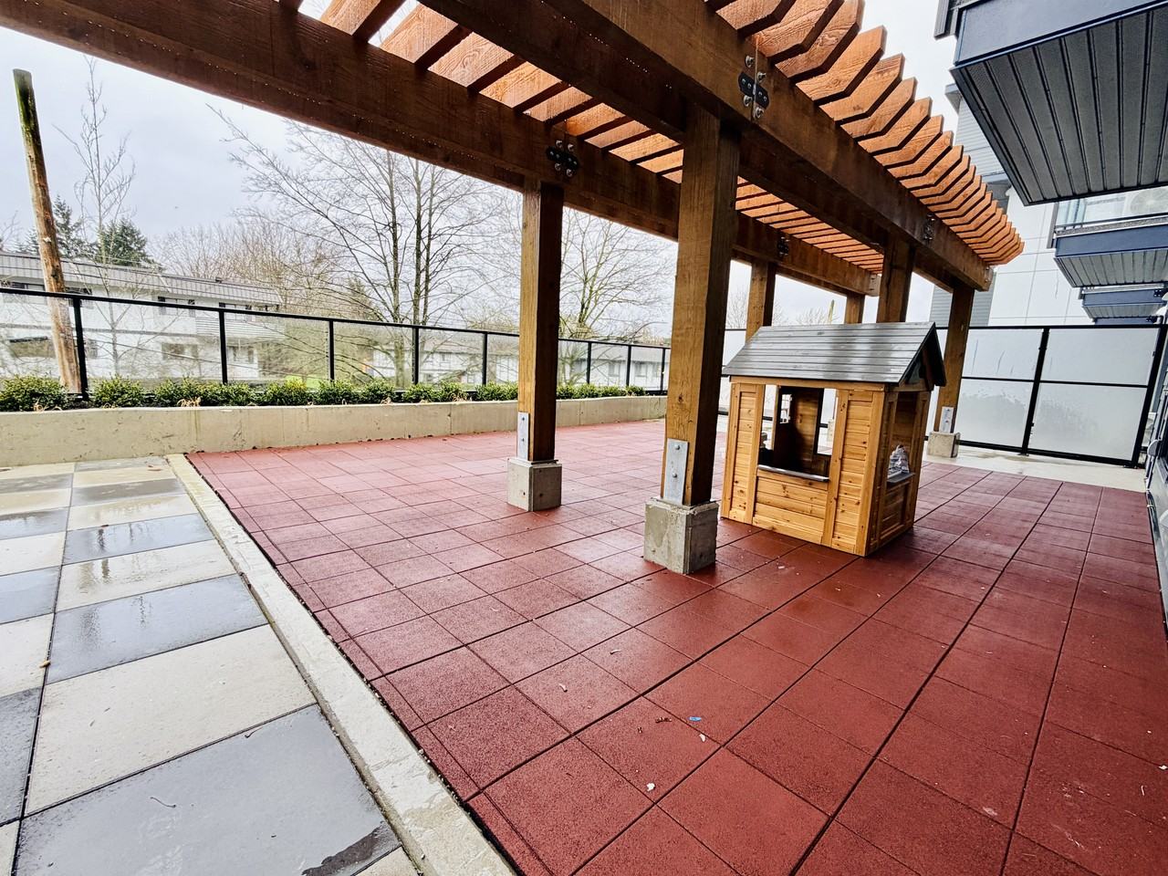 5398 207 Street #2 Bed - Photo 3 of 18