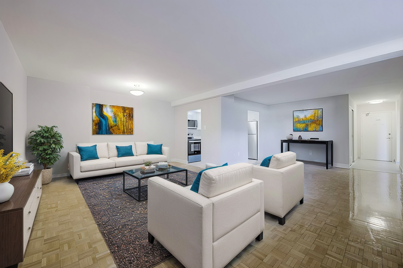 Royal Court - Photo 4 of 20