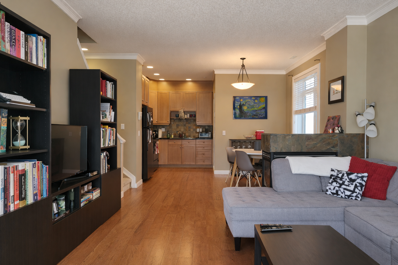 2222 Westmount - Photo 4 of 19