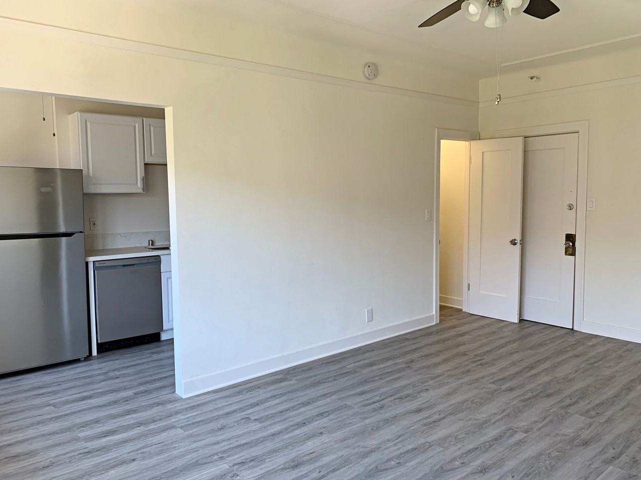 1623 N Mariposa - Photo 3 of 19