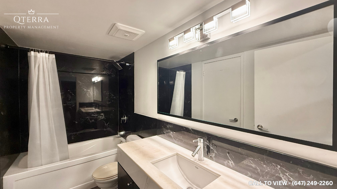 126 Simcoe St - Photo 7 of 7