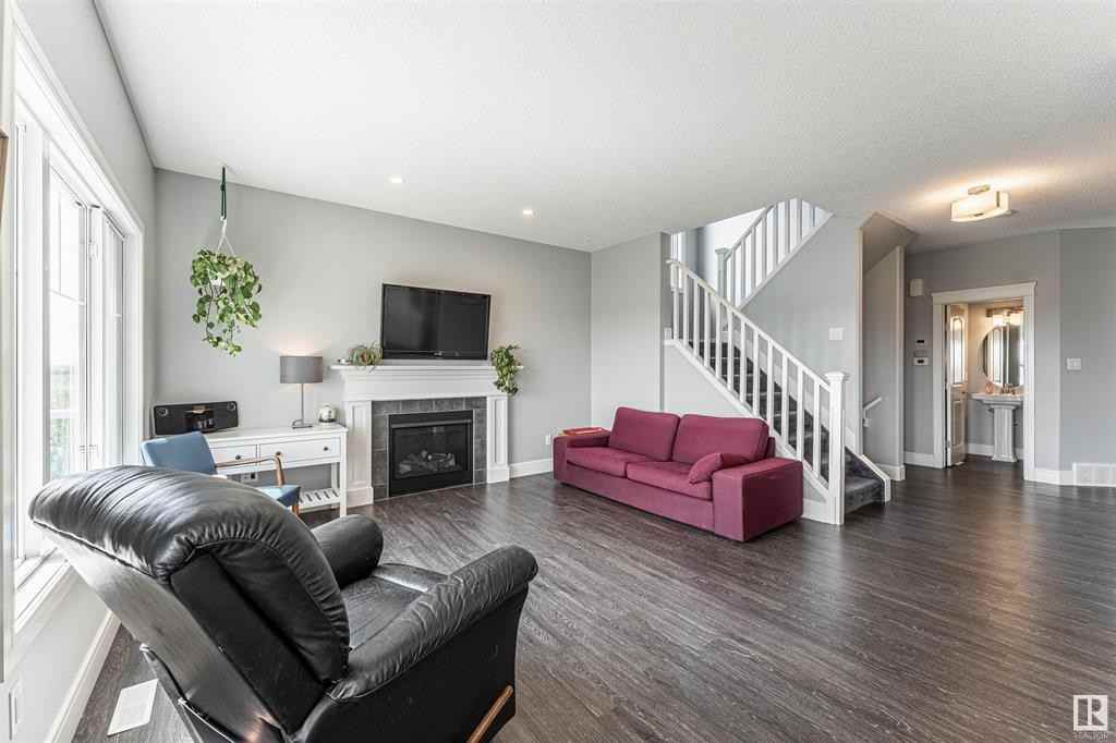 16303 18 AV SW - Photo 7 of 50