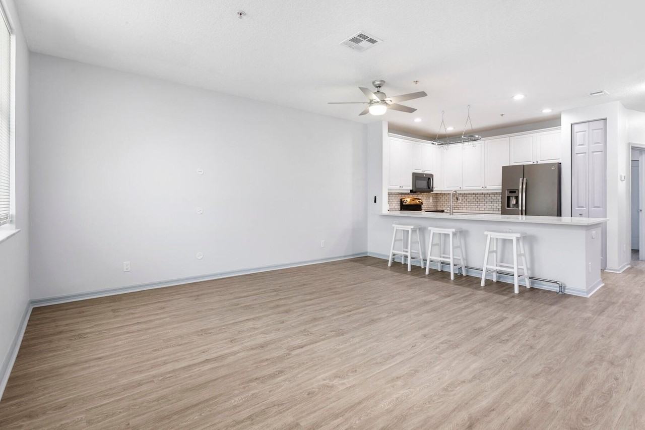 4316 Main Street - Photo 3 of 14