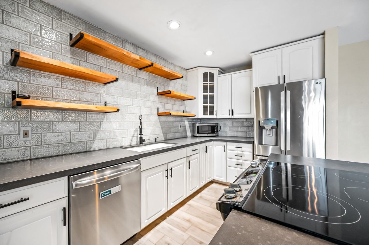 5945 East Thomas Road - Photo 6 of 25