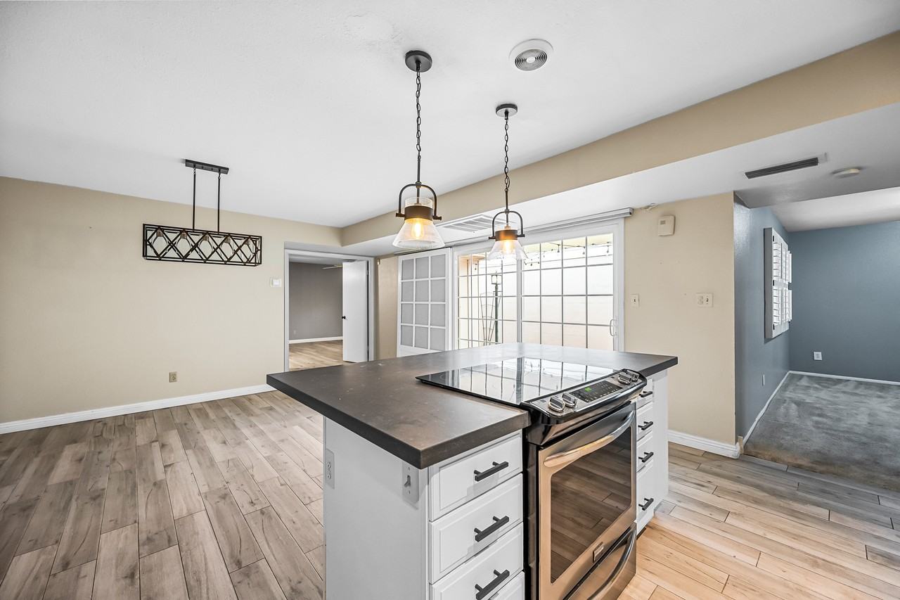 5945 East Thomas Road - Photo 7 of 25