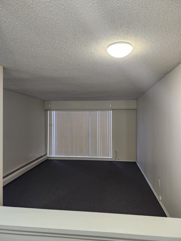 320 Ninth Street - Photo 2 of 6