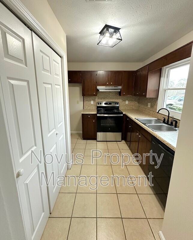 104 Wrenwood Ln - Photo 3 of 18