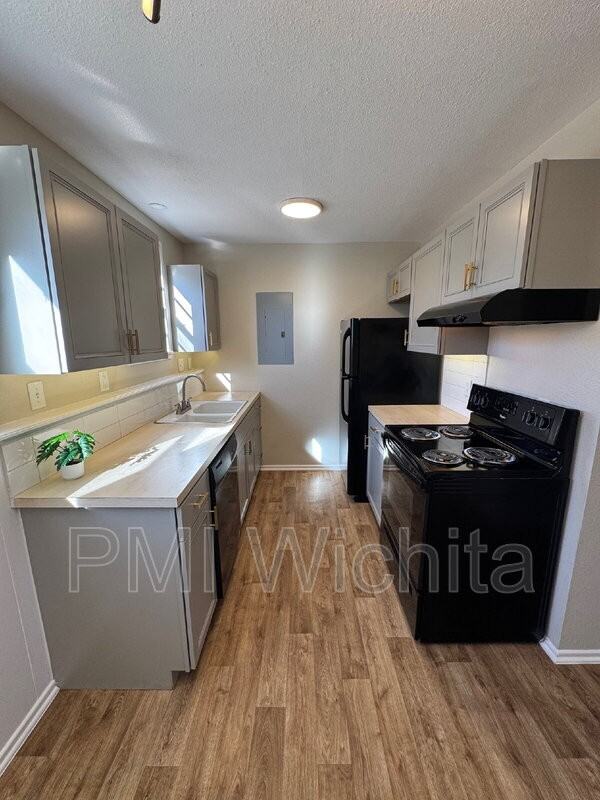 713 N Dougherty Ave - Photo 6 of 13