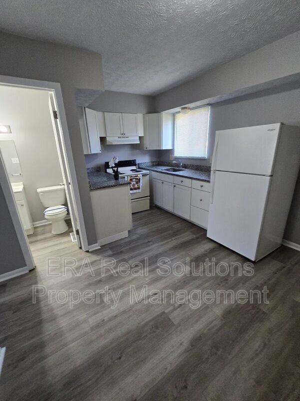 1716 Carstare Dr - Photo 3 of 15