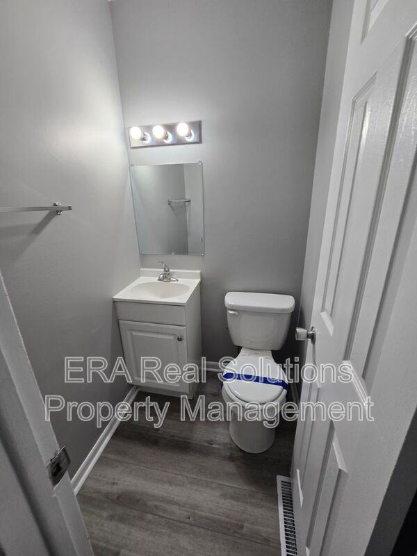 1716 Carstare Dr - Photo 5 of 15