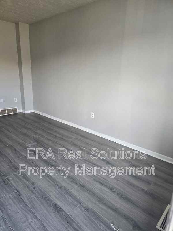 1703 Carstare Dr - Photo 3 of 19