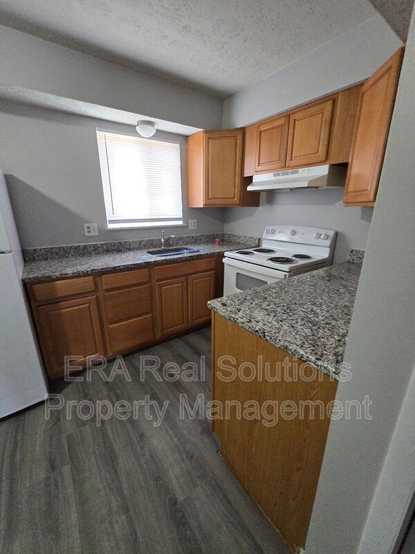 1703 Carstare Dr - Photo 5 of 19